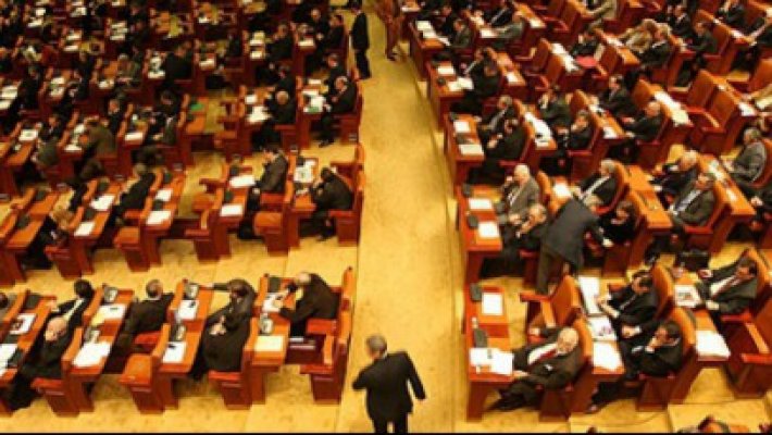 Liderii USL se contrazic pe tema votului privind referendumul